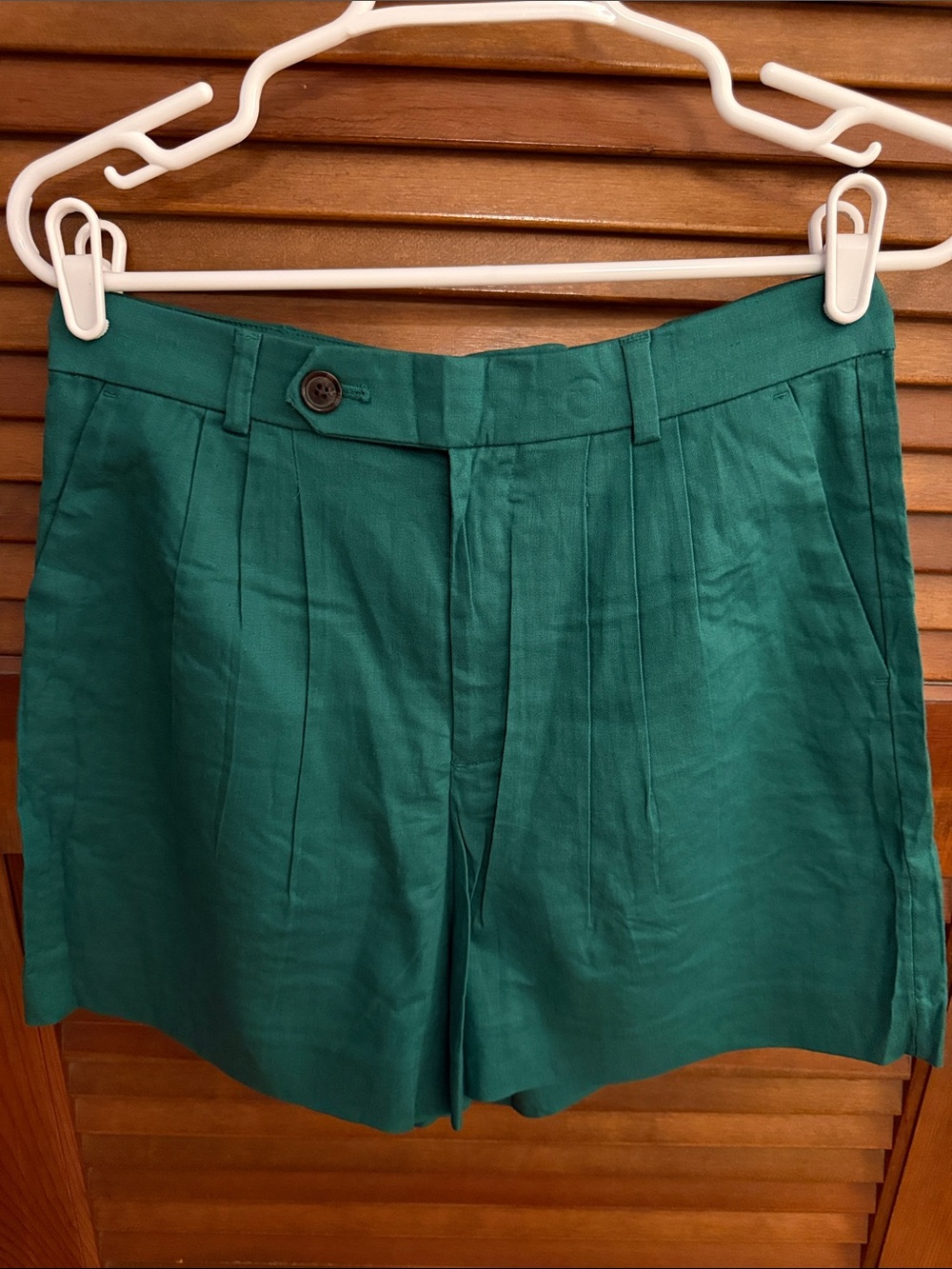 NWT Banana Republic Flat-Front Pleated Shorts